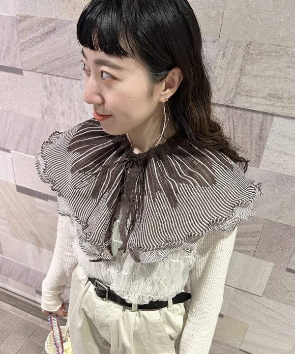 庭野 優紀さんの「BEAMS WOMEN｜Otro Accesorio / フラワー リング」を使ったコーディネート