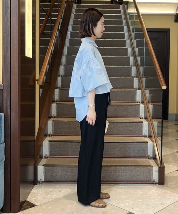 蒲原 捺美さんの「BEAMS WOMEN｜Demi-Luxe BEAMS / レーヨンリネン ドロストパンツ」を使ったコーディネート