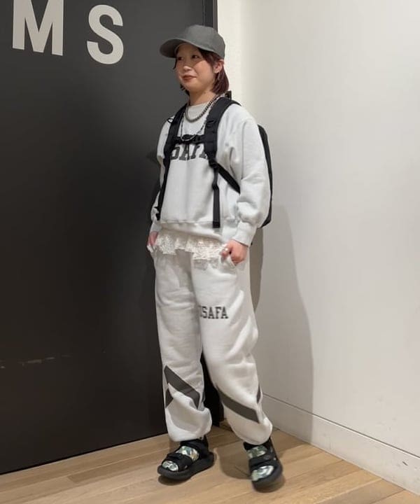 ando naoさんの「BEAMS WOMEN｜【別注】GREGORY / NICE DAY NEW ＜A4サイズ収納 / PC収納可＞」を使ったコーディネート