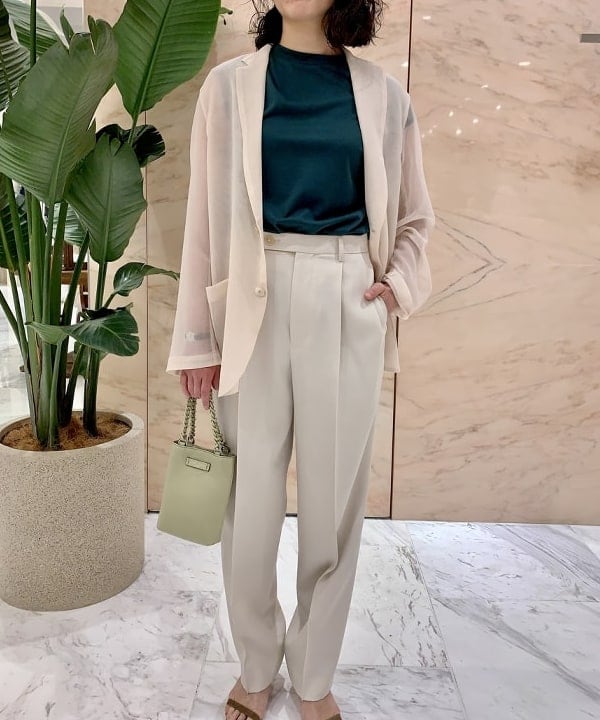 松元 晴佳さんの「BEAMS WOMEN｜GIANNI CHIARINI / CAMILLA レザートートバッグ」を使ったコーディネート