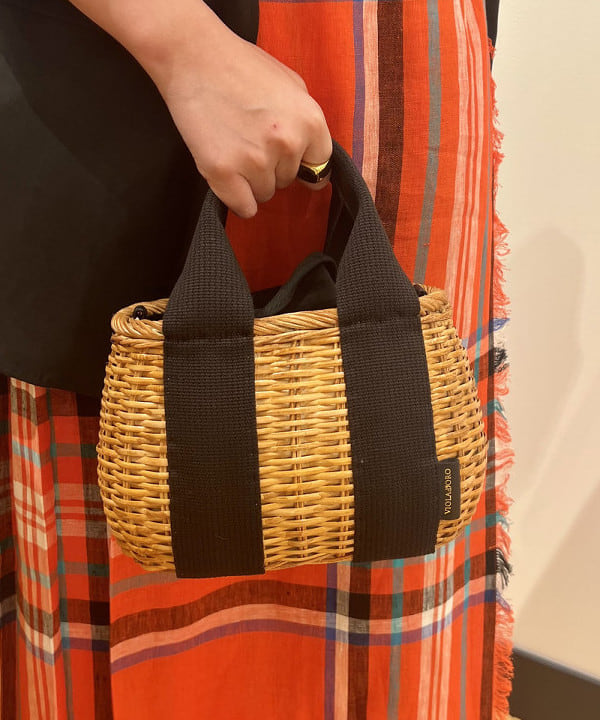 篠崎 香月さんの「BEAMS WOMEN｜VIOLAd’ORO / MIRO スプリットラタン バスケット トートバッグ」を使ったコーディネート