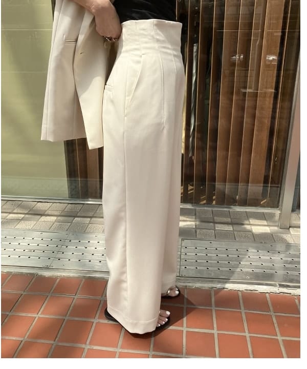 山本 留奈さんの「BEAMS WOMEN｜」を使ったコーディネート