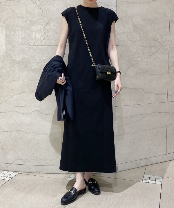 SANOさんの「BEAMS WOMEN｜【別注】SLOANE / コットン天竺 フレンチスリーブ ワンピース」を使ったコーディネート