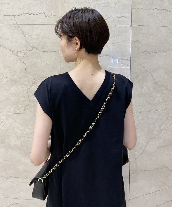 SANOさんの「BEAMS WOMEN｜【別注】SLOANE / コットン天竺 フレンチスリーブ ワンピース」を使ったコーディネート