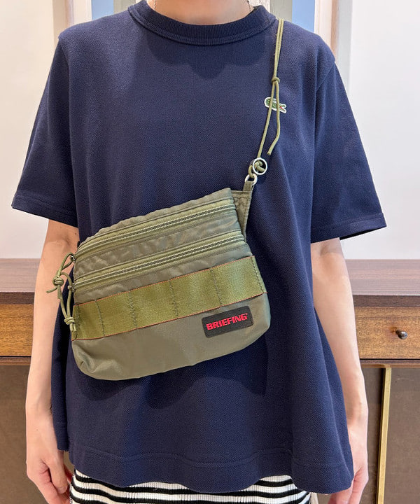 清水 彩乃さんの「BEAMS WOMEN｜【別注】BRIEFING / SACOCHE」を使ったコーディネート