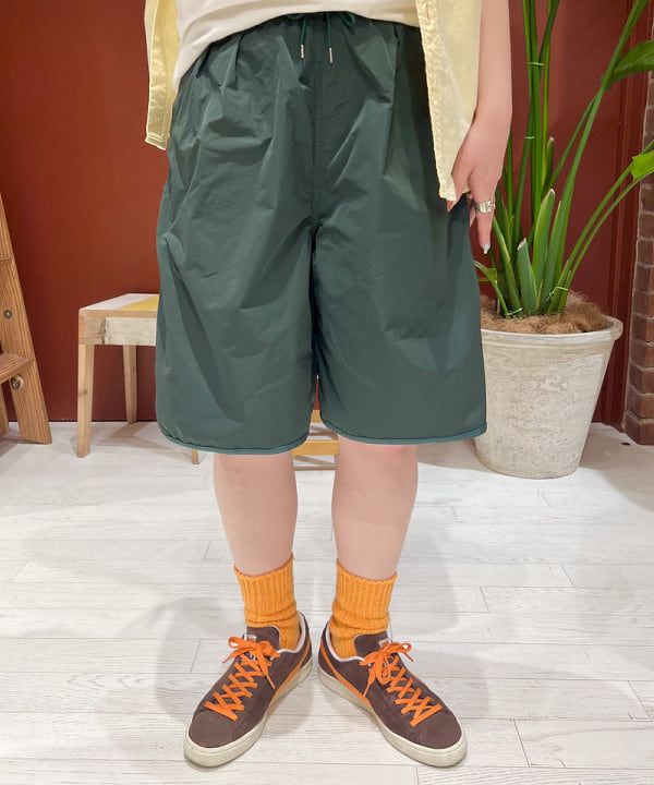 エノモト アミさんの「BEAMS WOMEN｜BEAMS BOY / パイピングショーツ」を使ったコーディネート