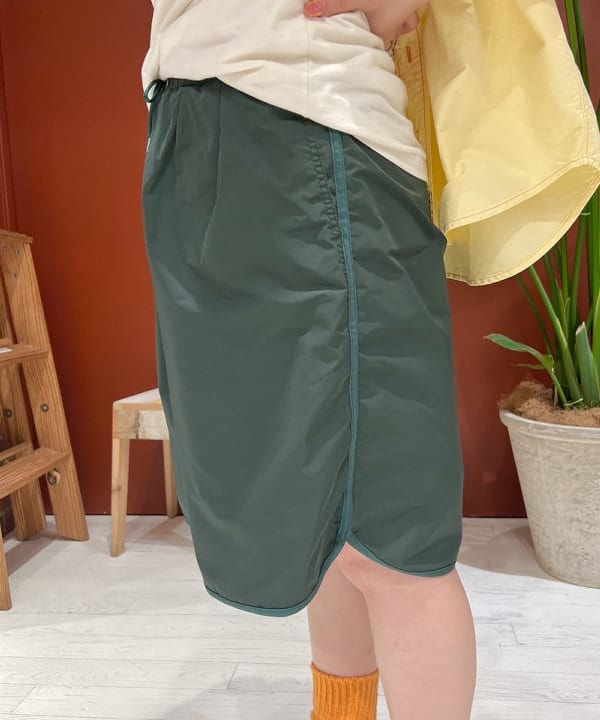 エノモト アミさんの「BEAMS WOMEN｜BEAMS BOY / パイピングショーツ」を使ったコーディネート