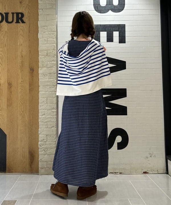 小原 もこさんの「BEAMS WOMEN｜ナバルボーダー ビッグ ボートネック カットソー」を使ったコーディネート