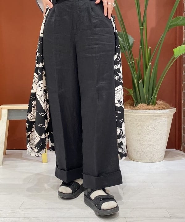 優意さんの「BEAMS WOMEN｜MBT / KISUMU CLASSIC」を使ったコーディネート