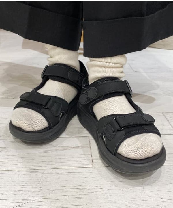 優意さんの「BEAMS WOMEN｜MBT / KISUMU CLASSIC」を使ったコーディネート