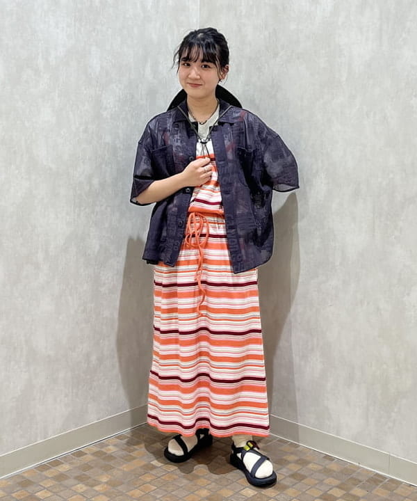 るーたまさんの「BEAMS WOMEN｜BEAMS BOY / マルチボーダー キャミソール ワンピース23SS」を使ったコーディネート