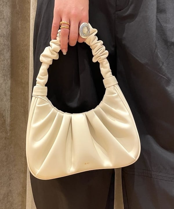 松本 佳菜子さんの「BEAMS WOMEN｜JW PEI / Gabbi Bag」を使ったコーディネート