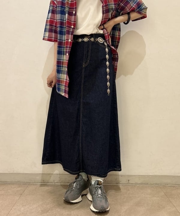 小原 もこさんの「BEAMS WOMEN｜BEAMS BOY / デニム 5ポケット マキシスカート」を使ったコーディネート