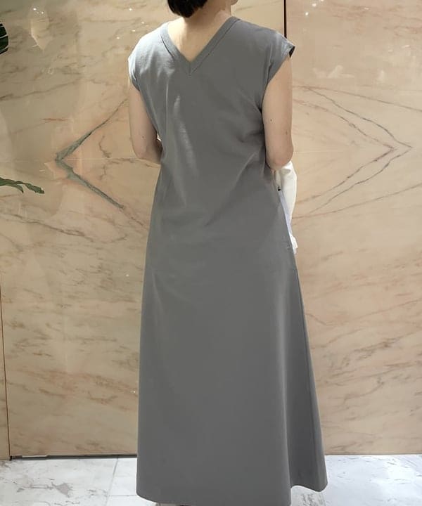 越智 里美さんの「BEAMS WOMEN｜【別注】SLOANE / コットン天竺 フレンチスリーブ ワンピース」を使ったコーディネート
