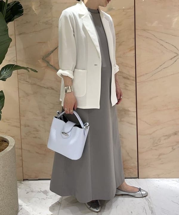 越智 里美さんの「BEAMS WOMEN｜【別注】SLOANE / コットン天竺 フレンチスリーブ ワンピース」を使ったコーディネート