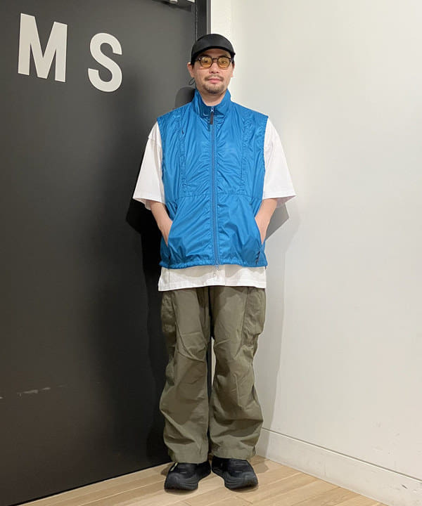 滝沢 一喜さんの「BEAMS WOMEN｜BEAMS / ビッグ 6ポケット カーゴパンツ」を使ったコーディネート