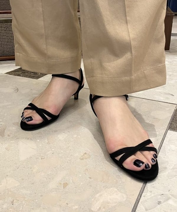 蒲原 捺美さんの「BEAMS WOMEN｜GIANNI CHIARINI / CAMILLA レザートートバッグ」を使ったコーディネート