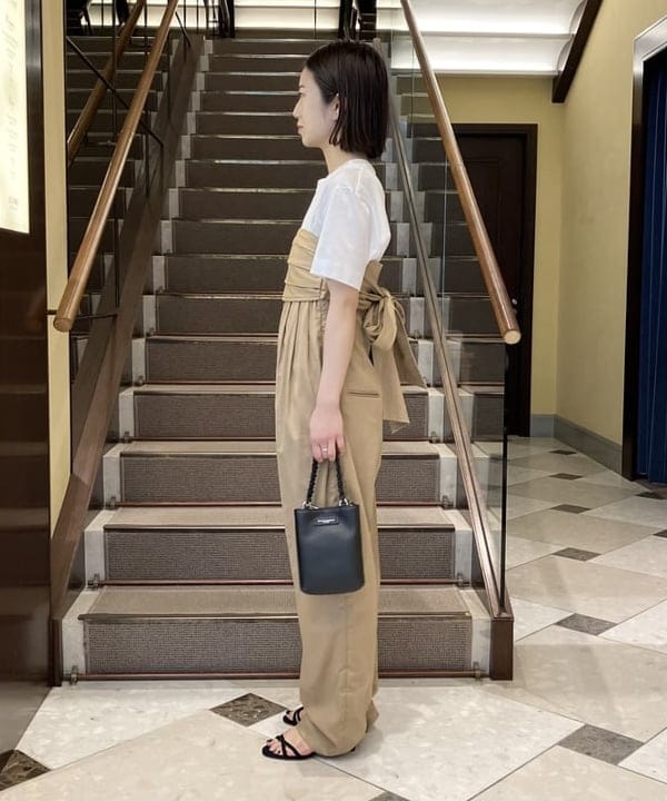 蒲原 捺美さんの「BEAMS WOMEN｜GIANNI CHIARINI / CAMILLA レザートートバッグ」を使ったコーディネート