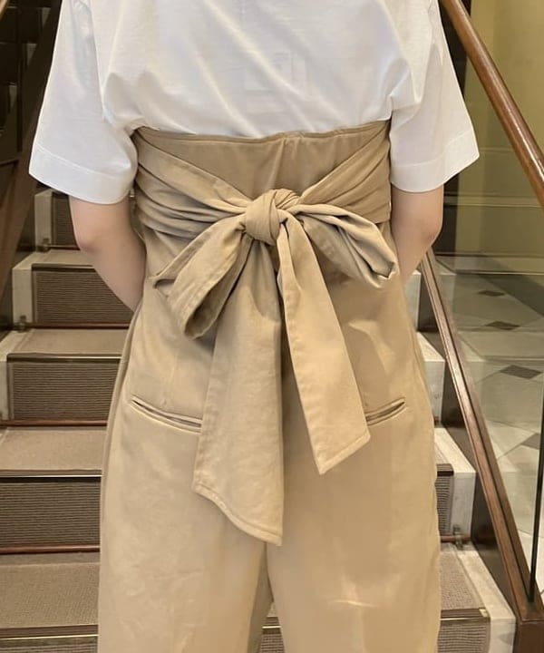 蒲原 捺美さんの「BEAMS WOMEN｜GIANNI CHIARINI / CAMILLA レザートートバッグ」を使ったコーディネート