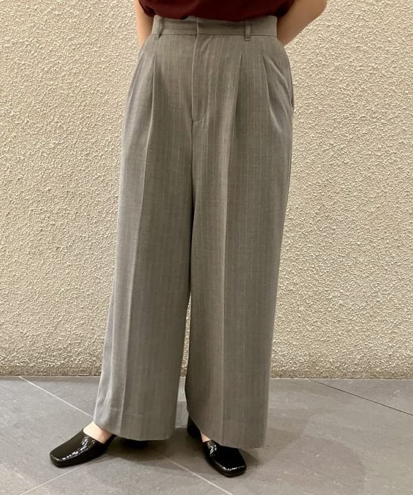 吉田　真実さんの「BEAMS WOMEN｜Ray BEAMS / アンクルストラップ パンプス」を使ったコーディネート
