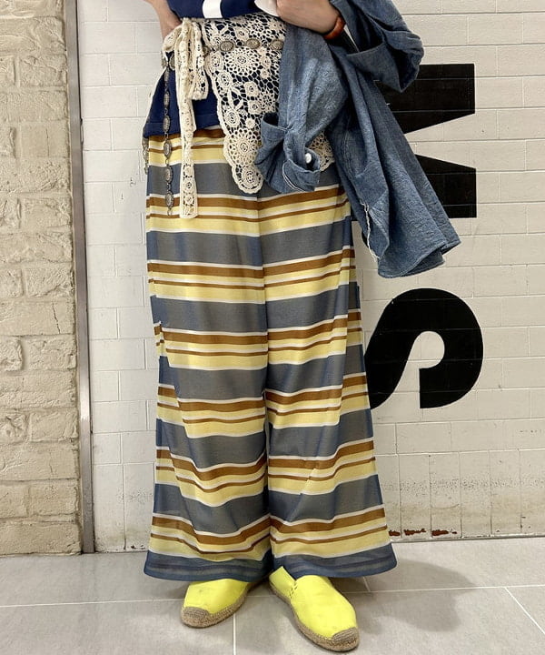 小原 もこさんの「BEAMS WOMEN｜maturely / Sheer Border Easy Pants」を使ったコーディネート