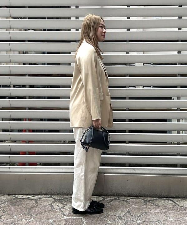 千田 静香さんの「BEAMS WOMEN｜GIANNI CHIARINI / ALIFA レザーショルダーバッグ S」を使ったコーディネート