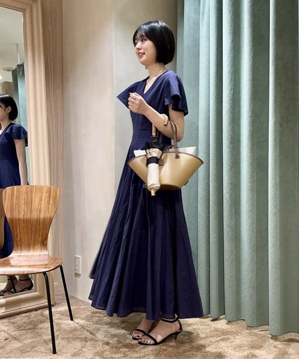 山田 千遥さんの「BEAMS WOMEN｜ATHENA NEW YORK / Multi Camila 晴雨兼用 折り畳み傘」を使ったコーディネート