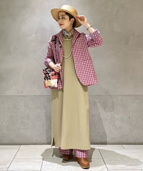 吉野 多恵さんの「BEAMS WOMEN｜BEAMS BOY / 樹脂 パール ロング ネックレス」を使ったコーディネート