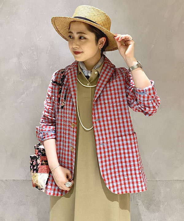 吉野 多恵さんの「BEAMS WOMEN｜BEAMS BOY / 樹脂 パール ロング ネックレス」を使ったコーディネート
