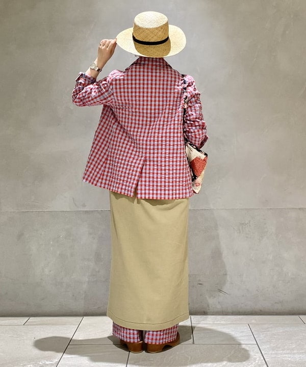 吉野 多恵さんの「BEAMS WOMEN｜BEAMS BOY / 樹脂 パール ロング ネックレス」を使ったコーディネート