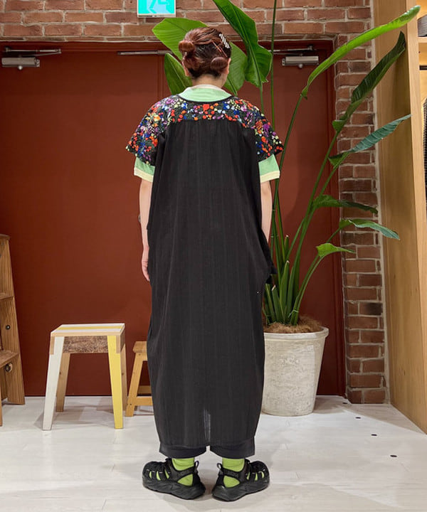 エノモト アミさんの「BEAMS WOMEN｜trepied × BEAMS BOY / 別注 刺繍 ワンピース」を使ったコーディネート