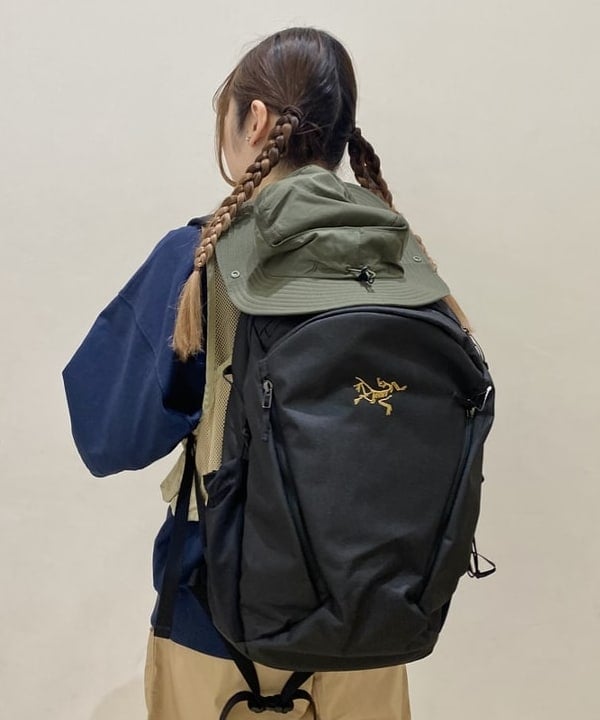 木村 海侑さんの「BEAMS WOMEN｜ARC’TERYX / MANTIS 26 BACKPACK」を使ったコーディネート