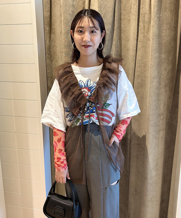 SAEさんの「BEAMS WOMEN｜Ray BEAMS / チュール フリルカラー ノースリーブ トップス」を使ったコーディネート