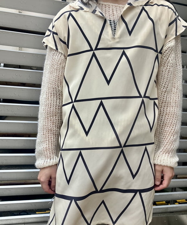 森 凌真さんの「BEAMS WOMEN｜maturely / Logogram Print Dress」を使ったコーディネート