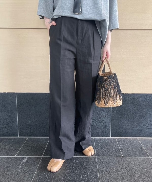 Ichika Hondaさんの「BEAMS WOMEN｜COG THE BIGSMOKE / DELTA Tシャツ」を使ったコーディネート