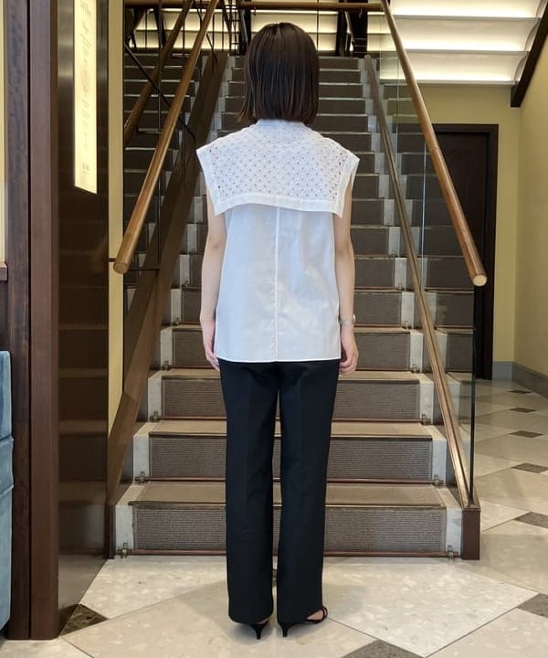 蒲原 捺美さんの「BEAMS WOMEN｜Demi-Luxe BEAMS / アイレット刺繍 ノースリーブシャツ」を使ったコーディネート