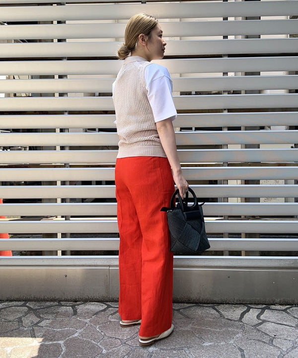 千田 静香さんの「BEAMS WOMEN｜Demi-Luxe BEAMS / リネン リラクシー ワイドパンツ.M」を使ったコーディネート