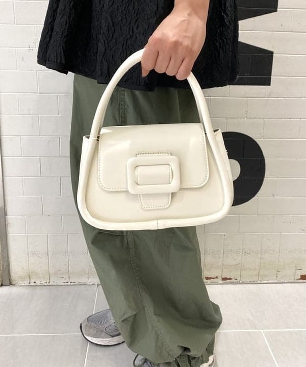 オカモト ミサキさんの「BEAMS WOMEN｜BEAMS BOY / US ARMY オーバー パンツ」を使ったコーディネート