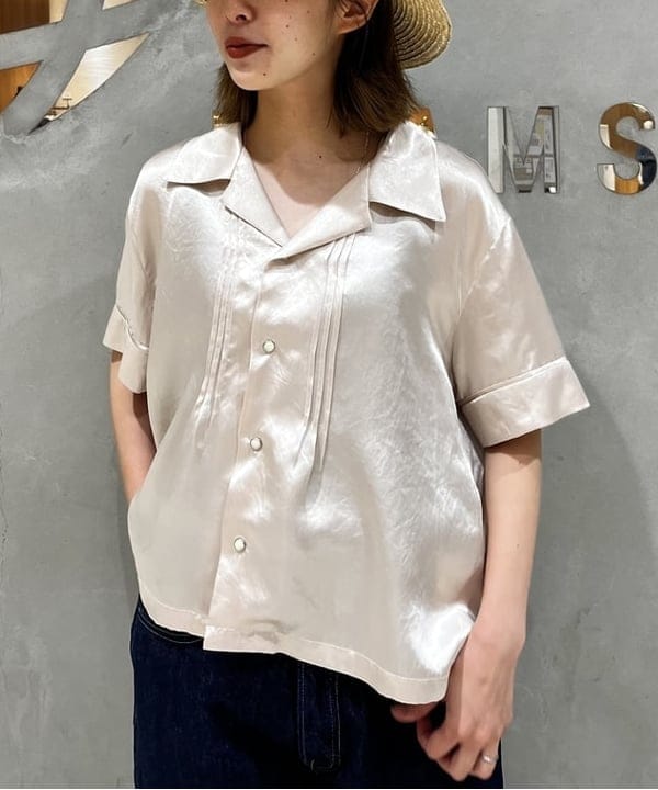 サワイさんの「BEAMS WOMEN｜maturely / Vintage Satin Open Collar Shirt」を使ったコーディネート