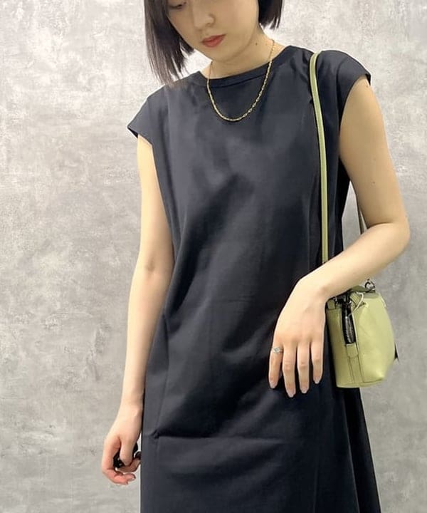 山田 千遥さんの「BEAMS WOMEN｜【別注】SLOANE / コットン天竺 フレンチスリーブ ワンピース」を使ったコーディネート