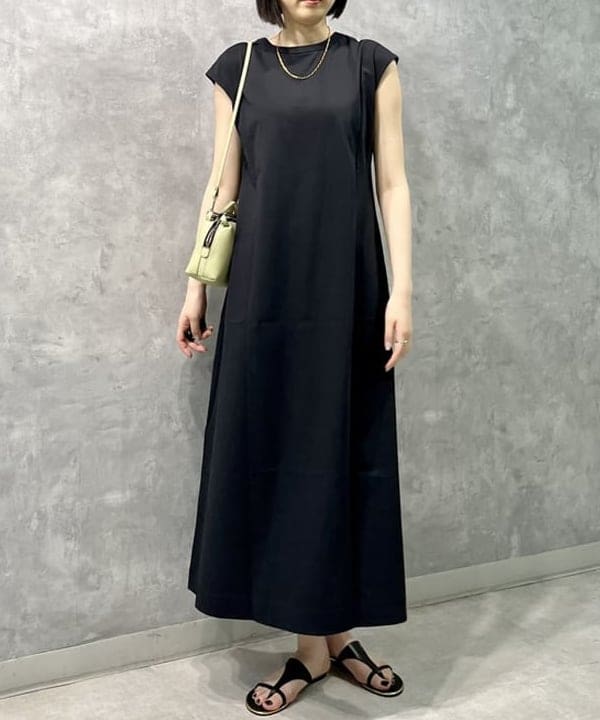 山田 千遥さんの「BEAMS WOMEN｜【別注】SLOANE / コットン天竺 フレンチスリーブ ワンピース」を使ったコーディネート
