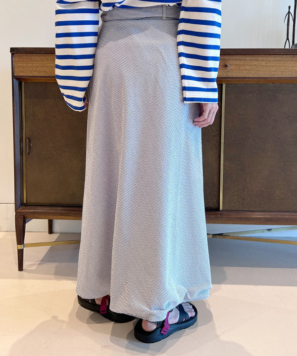 清水 彩乃さんの「BEAMS WOMEN｜ナバルボーダー ビッグ ボートネック カットソー」を使ったコーディネート