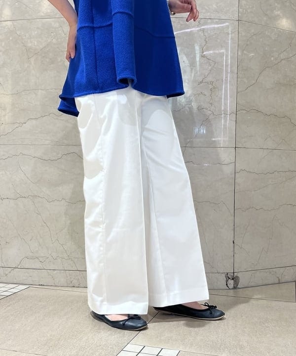篠崎 香月さんの「BEAMS WOMEN｜GIANNI CHIARINI / CAMILLA レザートートバッグ」を使ったコーディネート