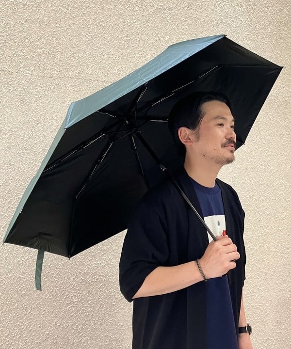 猪越 悠さんの「BEAMS WOMEN｜bPr BEAMS / UVカット 晴雨兼用 折り畳み傘」を使ったコーディネート