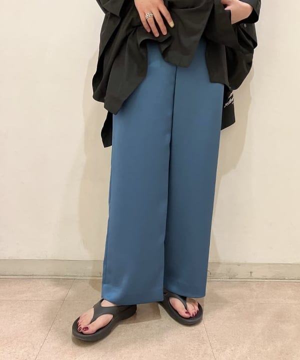 CHIHIROさんの「BEAMS WOMEN｜Traditional Weatherwear / バンブー ビニール傘」を使ったコーディネート