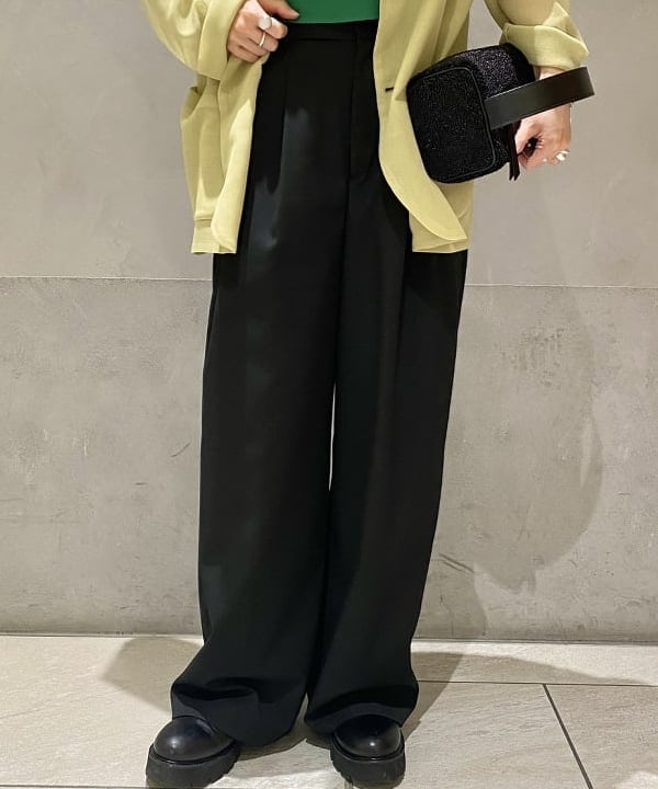 丸山 真菜美さんの「BEAMS WOMEN｜」を使ったコーディネート