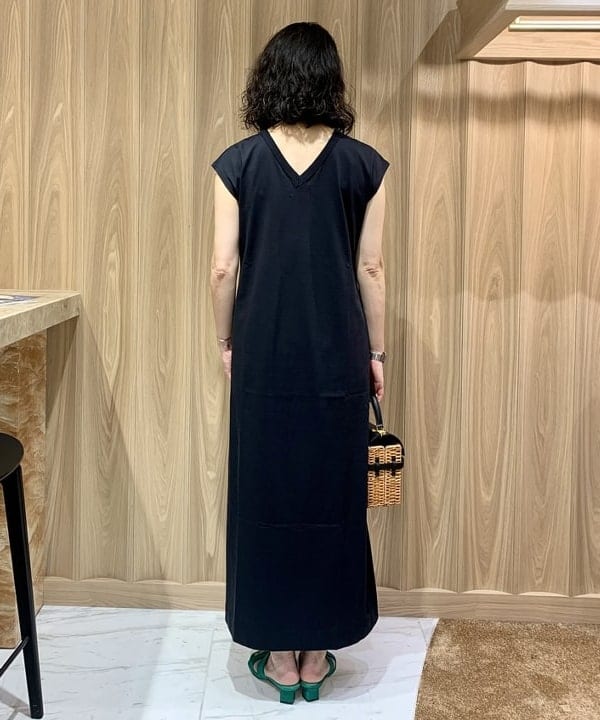 松元 晴佳さんの「BEAMS WOMEN｜【別注】SLOANE / コットン天竺 フレンチスリーブ ワンピース」を使ったコーディネート