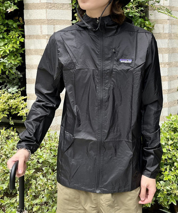 トラ吉さんの「BEAMS WOMEN｜patagonia / フーディニ ジャケット」を使ったコーディネート