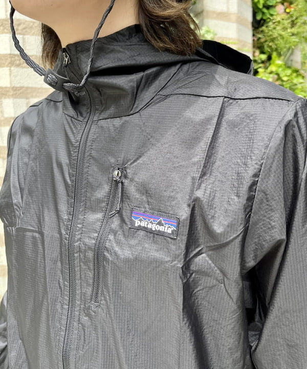 トラ吉さんの「BEAMS WOMEN｜patagonia / フーディニ ジャケット」を使ったコーディネート