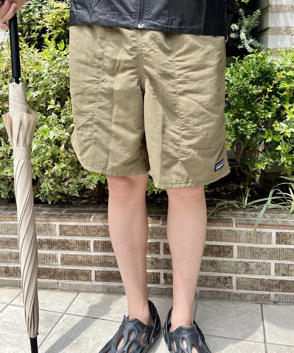 トラ吉さんの「BEAMS WOMEN｜patagonia / フーディニ ジャケット」を使ったコーディネート